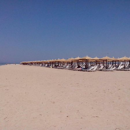 Apartment 60M From Sea! Nea Kallikrateia Zewnętrze zdjęcie
